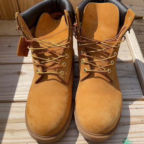 Men Timberlands - Picture 4 of 7
